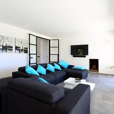 Luxurious Algarve Lux 5 Bedrooms Private Heatable Pool 300m From The Villa *