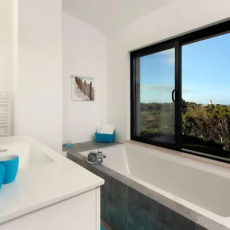 Luxurious Algarve Lux 5 Bedrooms Private Heatable Pool 300m From The Villa *