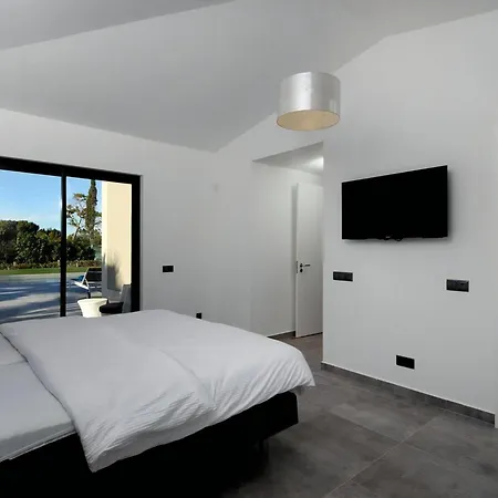 Villa Luxurious Algarve Carvoeiro Lux 5 Bedrooms Private Heatable Pool 300m From The Carvoeiro Carvoeiro (Lagoa)