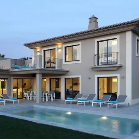 Luxurious Algarve Lux 5 Bedrooms Private Heatable Pool 300m From The